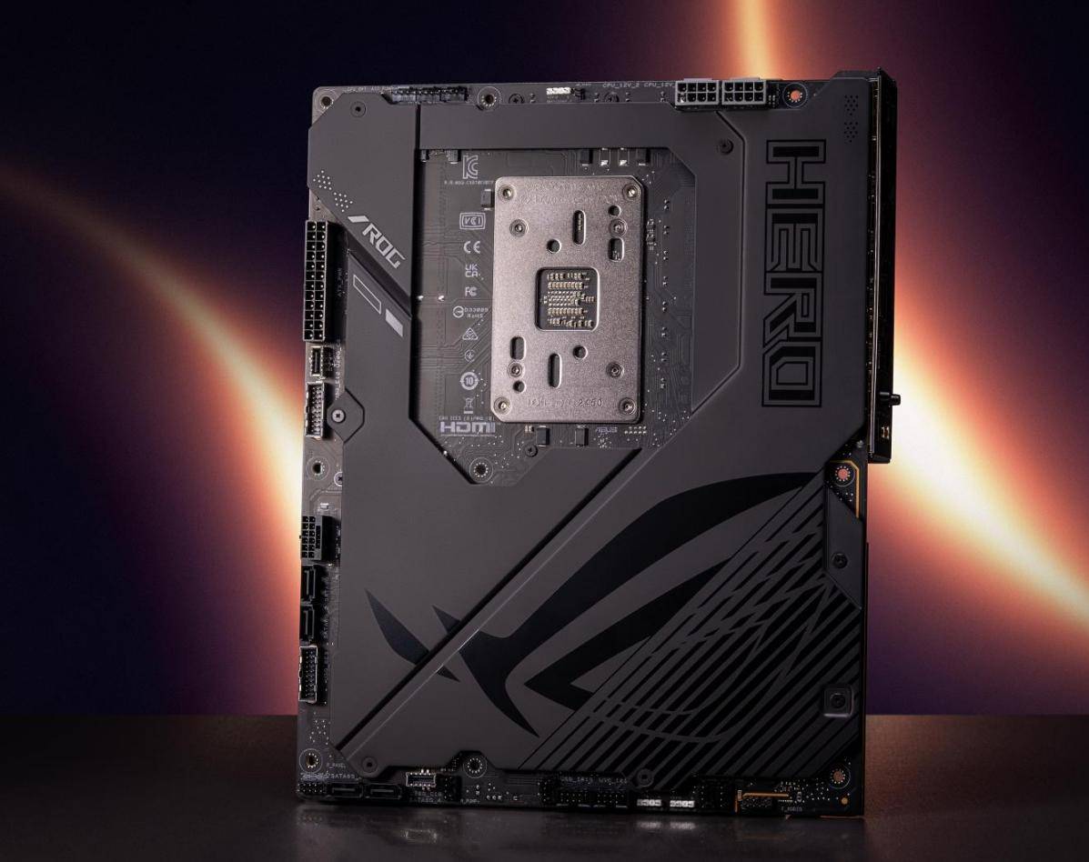 ck the ROG Lab」震撼科隆游戏展开元棋牌网站释放巅峰战力！ROG「Unlo(图4)